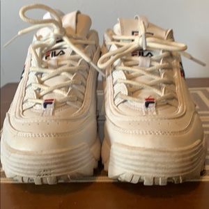 Fila Diruptors white, size 4 big kid